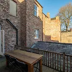 Monkbar Apartments