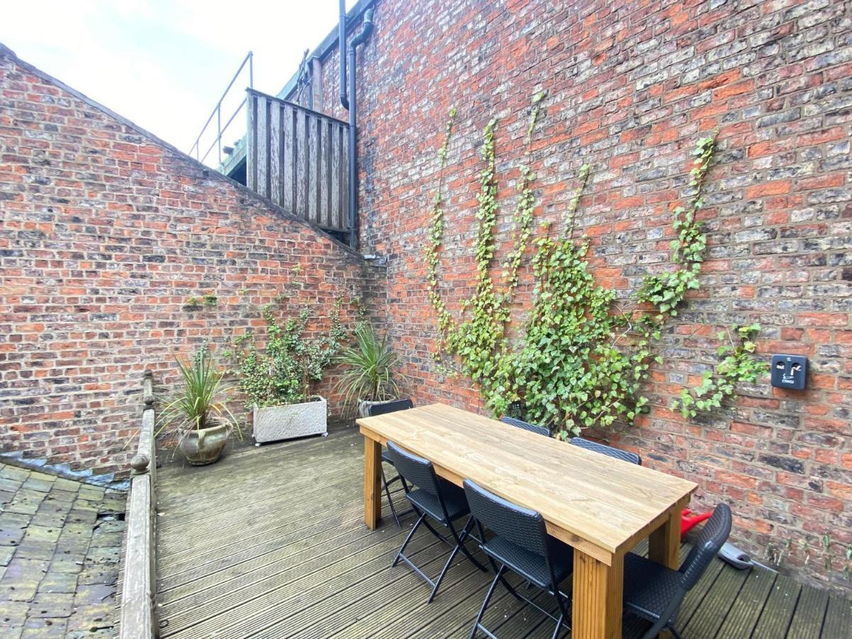 Walls View
