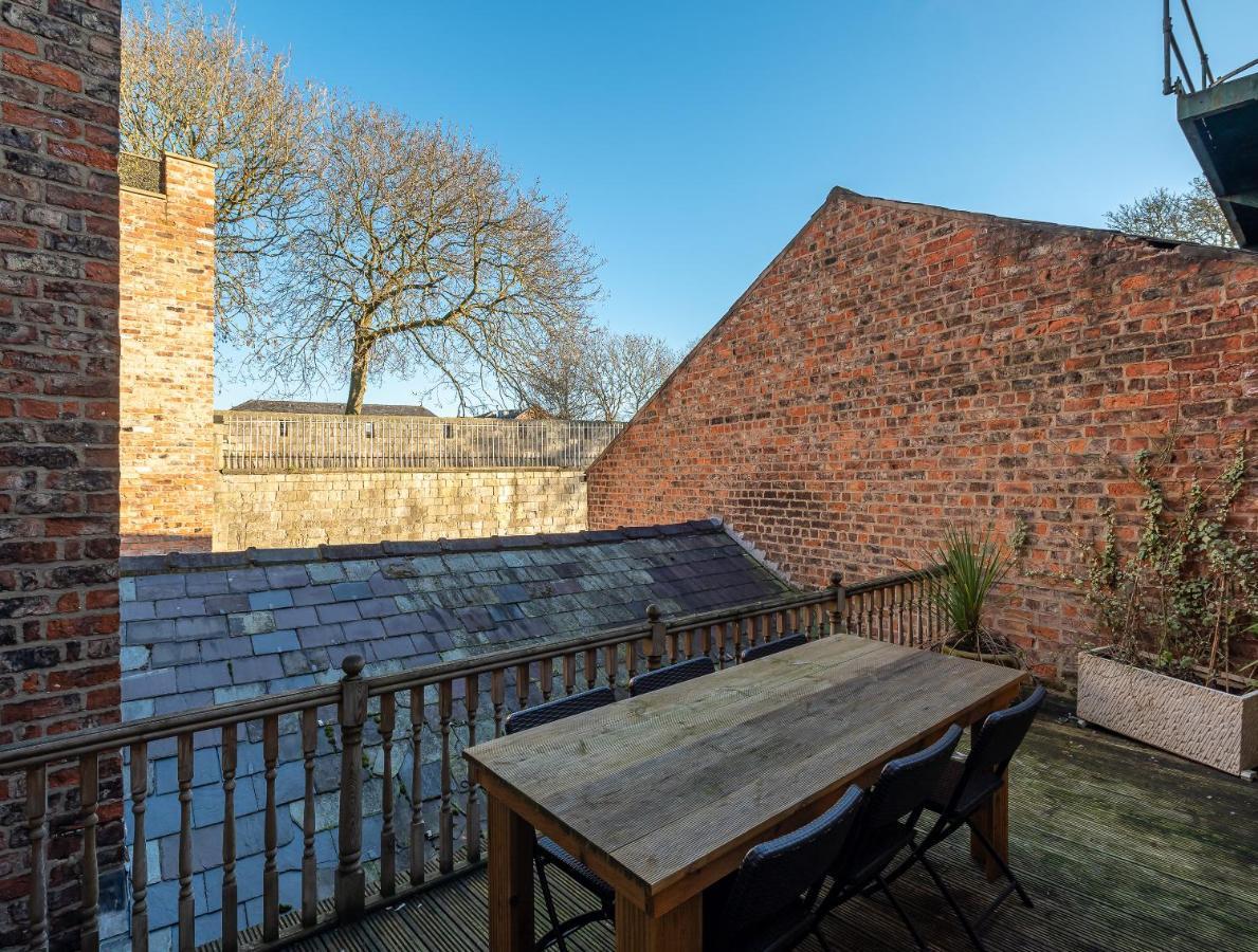 Walls View